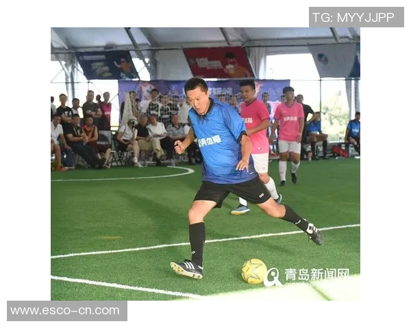 足球明星的精彩瞬间绘本展现孩子们的梦想与激情