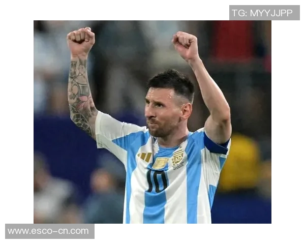 阿德的足球传奇旅程：从青涩少年到欧洲顶级明星的蜕变与荣耀